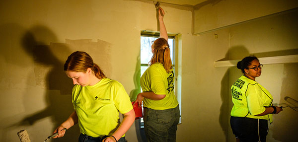 Lutherans Engage the World - Summer 2023 Issue - Service Over Spring Break - College students serve those impacted by Hurricane Ian while learning new skills.